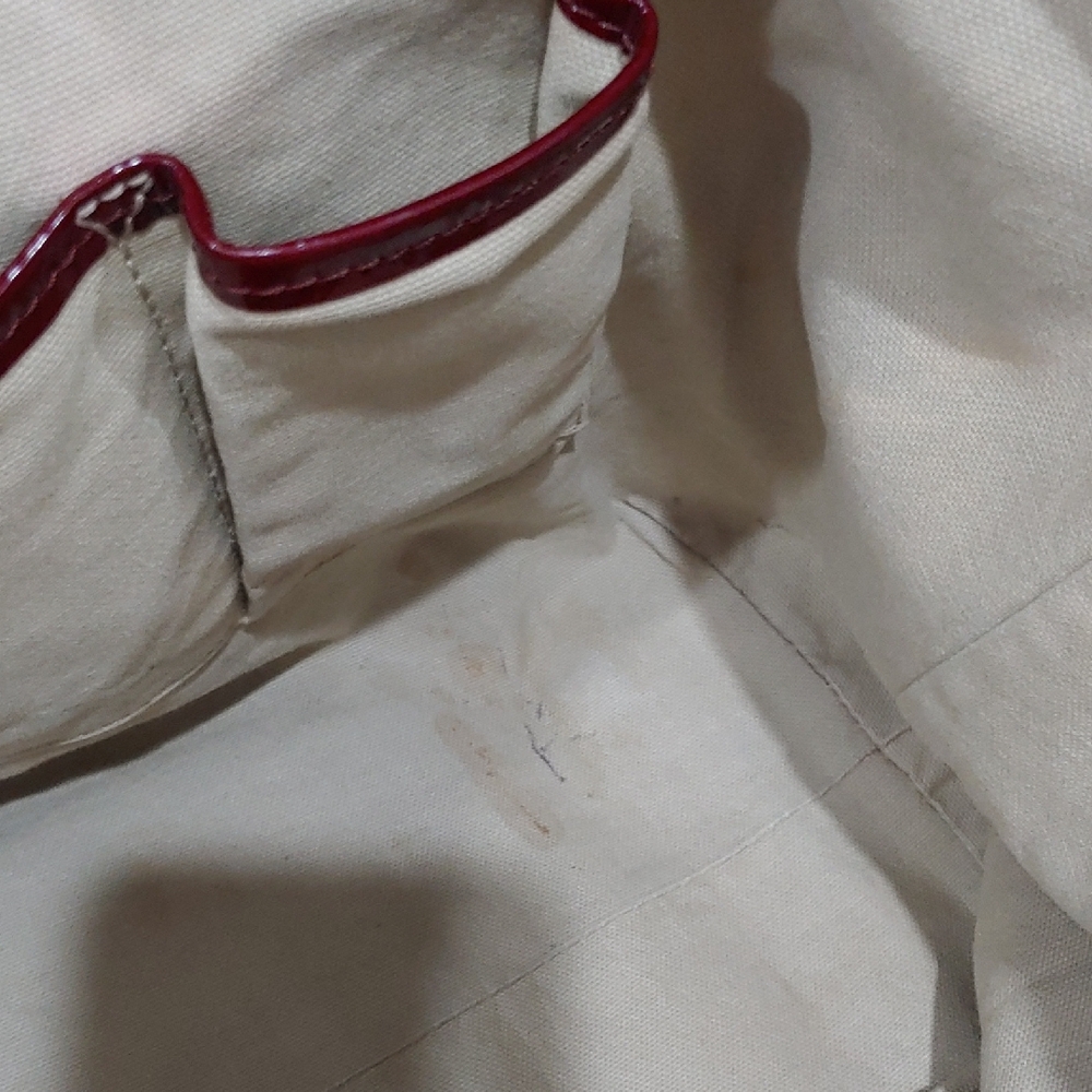 Burberry Red and Cream Heart Tote - Picture 10 of 12